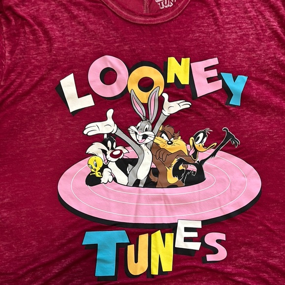 Looney Tunes Women’s Red Graphic T-Shirt - Picture 4 of 10